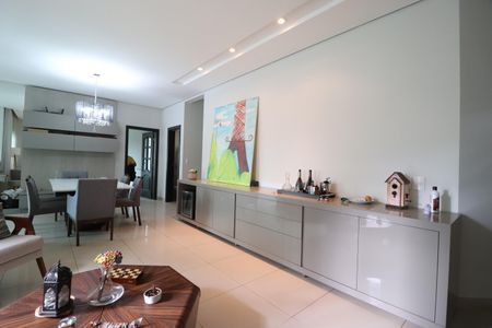 Casa de condomínio para alugar com 292m², 5 quartos e 2 vagasSala