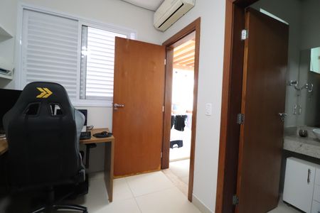 Casa de condomínio para alugar com 292m², 5 quartos e 2 vagasSuíte