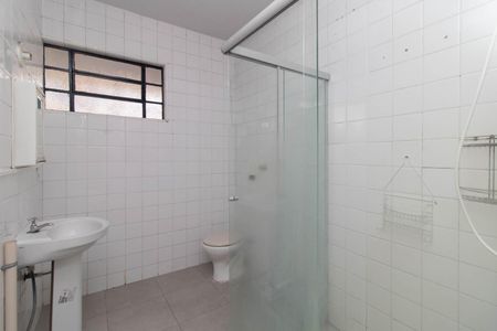 Banheiro de apartamento à venda com 1 quarto, 52m² em Centro Histórico, Porto Alegre