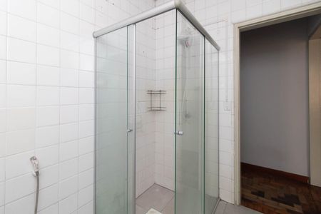 Banheiro de apartamento à venda com 1 quarto, 52m² em Centro Histórico, Porto Alegre