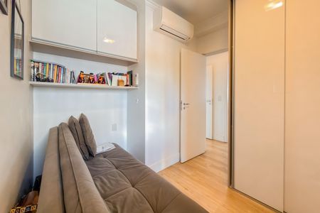 Apartamento à venda com 97m², 3 quartos e 2 vagas Apartamento à venda com 97m², 3 quartos e 2 vagasQuarto 2
