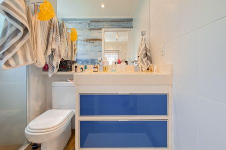 Apartamento à venda com 97m², 3 quartos e 2 vagas Apartamento à venda com 97m², 3 quartos e 2 vagasBanheiro da Suíte