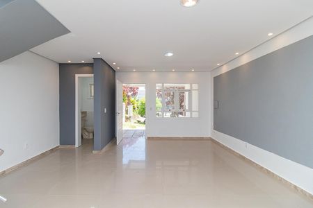 Sala de casa à venda com 3 quartos, 185m² em Guarujá, Porto Alegre