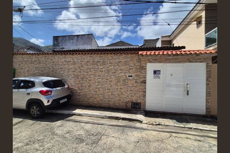 Casa de condomínio para alugar com 85m², 2 quartos e 1 vaga Casa de condomínio para alugar com 85m², 2 quartos e 1 vagaFachada