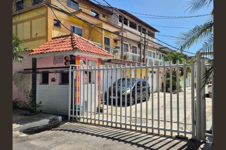 Casa de condomínio para alugar com 85m², 2 quartos e 1 vaga Casa de condomínio para alugar com 85m², 2 quartos e 1 vagaFachada