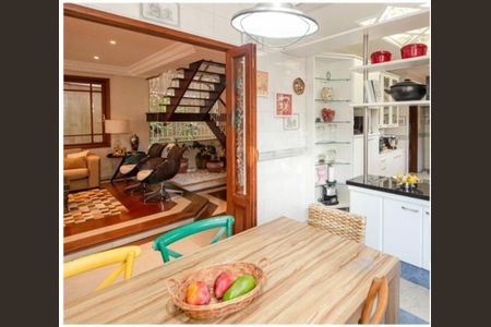 Casa à venda com 4 quartos, 419m² em Jardim dos Estados, São Paulo