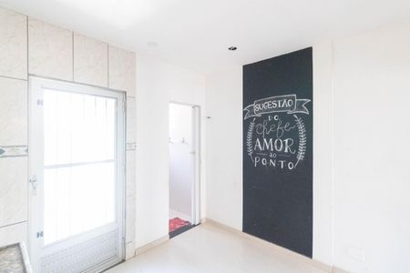 Casa de condomínio para alugar com 55m², 2 quartos e 1 vaga Casa de condomínio para alugar com 55m², 2 quartos e 1 vagaCozinha e Área de Serviço