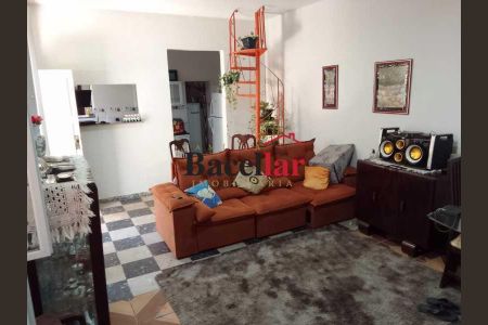 Casa à venda com 120m², 3 quartos e 2 vagas