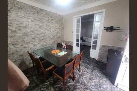 Casa à venda com 102m², 4 quartos e sem vaga