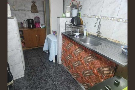 Casa à venda com 102m², 4 quartos e sem vaga