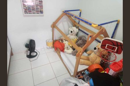 Casa à venda com 102m², 4 quartos e sem vaga