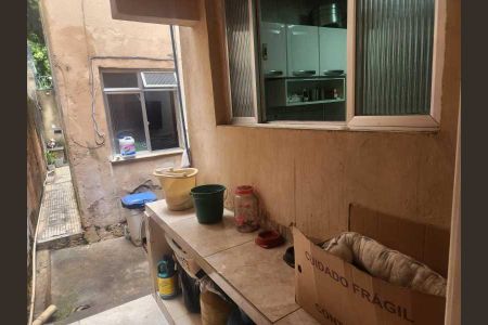 Casa à venda com 102m², 4 quartos e sem vaga