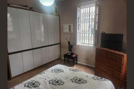 Casa à venda com 102m², 4 quartos e sem vaga