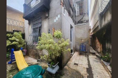 Casa à venda com 102m², 4 quartos e sem vaga