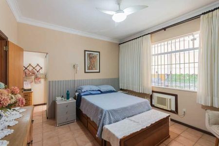 Casa à venda com 312m², 4 quartos e 2 vagas