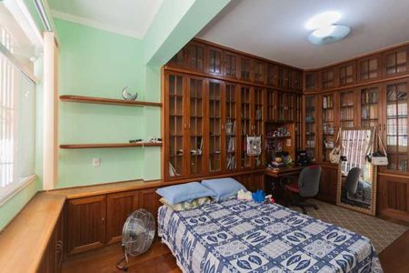 Casa à venda com 312m², 4 quartos e 2 vagas