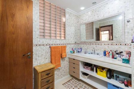 Casa à venda com 312m², 4 quartos e 2 vagas