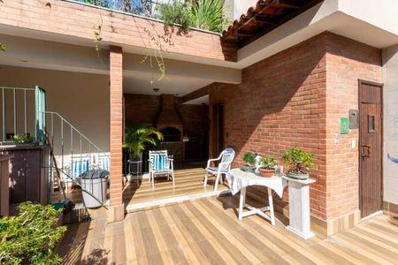 Casa à venda com 312m², 4 quartos e 2 vagas