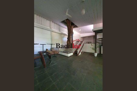 Casa de condomínio à venda com 433m², 4 quartos e 8 vagas