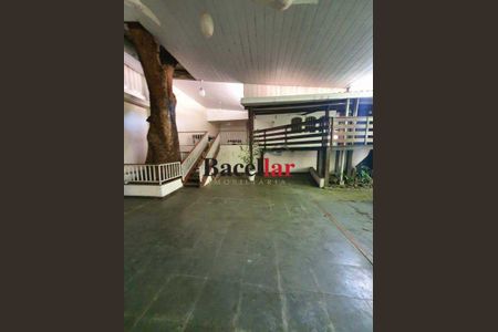 Casa de condomínio à venda com 433m², 4 quartos e 8 vagas