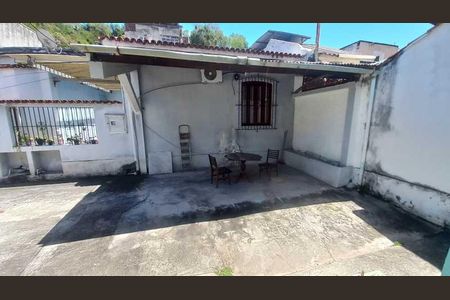 Casa à venda com 60m², 2 quartos e 1 vaga