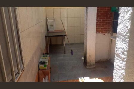 Casa à venda com 60m², 2 quartos e 1 vaga