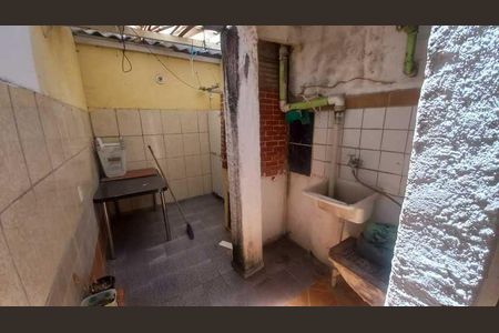 Casa à venda com 60m², 2 quartos e 1 vaga