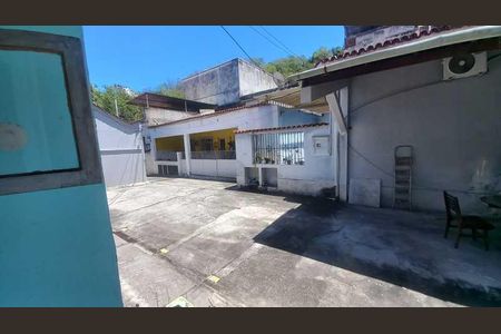 Casa à venda com 60m², 2 quartos e 1 vaga