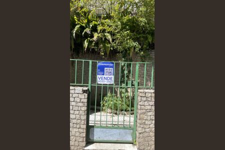 Casa à venda com 643m², 3 quartos e 2 vagas Casa à venda com 643m², 3 quartos e 2 vagasPlaquinha