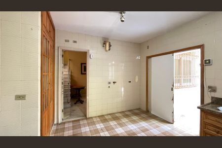 Casa à venda com 643m², 3 quartos e 2 vagas Casa à venda com 643m², 3 quartos e 2 vagasCozinha