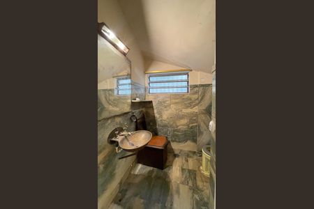 Casa à venda com 643m², 3 quartos e 2 vagas Casa à venda com 643m², 3 quartos e 2 vagasLavabo