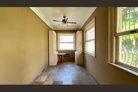 Casa à venda com 643m², 3 quartos e 2 vagas Casa à venda com 643m², 3 quartos e 2 vagasQuarto 3