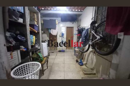 Casa à venda com 144m², 5 quartos e sem vaga
