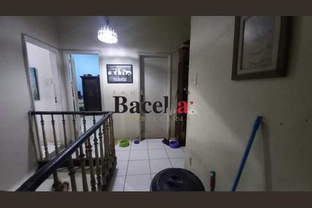 Casa à venda com 144m², 5 quartos e sem vaga