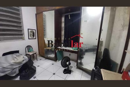 Casa à venda com 144m², 5 quartos e sem vaga