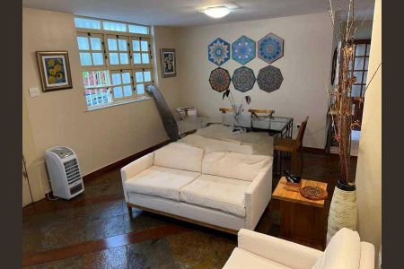 Casa à venda com 86m², 3 quartos e 1 vaga