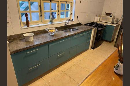 Casa à venda com 86m², 3 quartos e 1 vaga