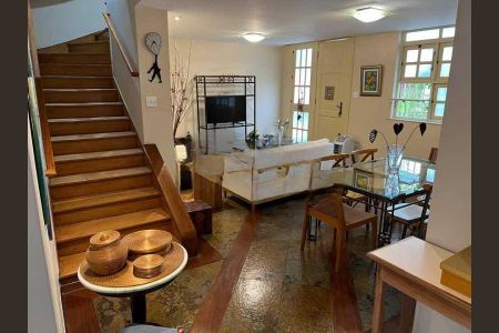 Casa à venda com 86m², 3 quartos e 1 vaga