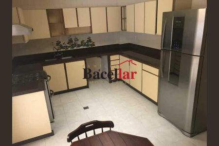 Apartamento à venda com 322m², 4 quartos e 3 vagas