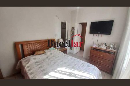 Casa à venda com 240m², 3 quartos e 2 vagas