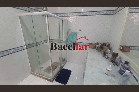 Casa à venda com 240m², 3 quartos e 2 vagas