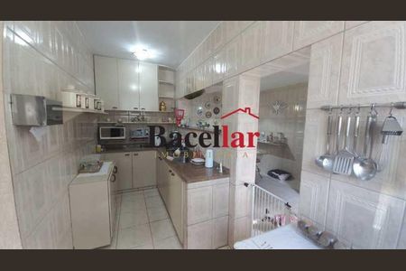 Casa à venda com 240m², 3 quartos e 2 vagas