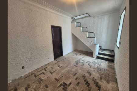 Casa à venda com 240m², 4 quartos e 3 vagas