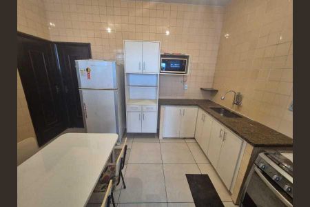 Casa à venda com 240m², 4 quartos e 3 vagas