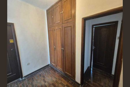 Casa à venda com 240m², 4 quartos e 3 vagas