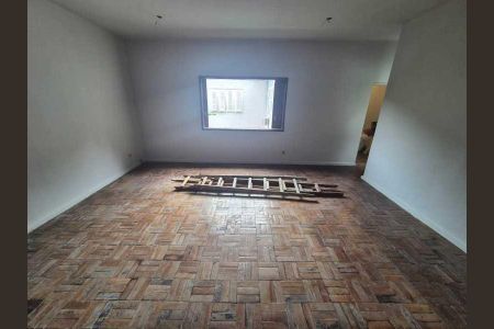 Casa à venda com 240m², 4 quartos e 3 vagas