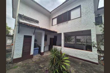 Casa à venda com 240m², 4 quartos e 3 vagas