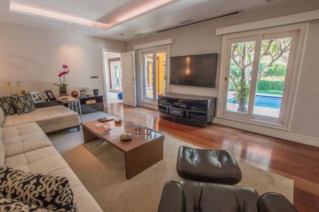 Casa à venda com 6 quartos, 720m² em Parque dos Principes, São Paulo