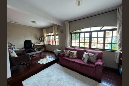 Casa à venda com 250m², 4 quartos e 3 vagas