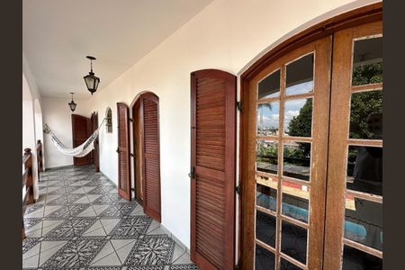 Casa à venda com 250m², 4 quartos e 3 vagas